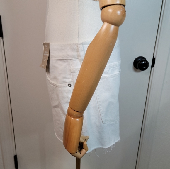 Madewell White Relaxed Denim Shorts Size 29 - Picture 3 of 6